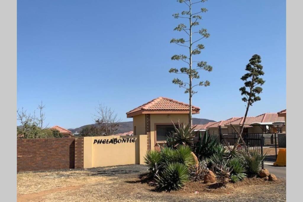 Rhino House With 3 Bedrooms Next To Pilanesberg And Sun City Mogwase Exterior photo