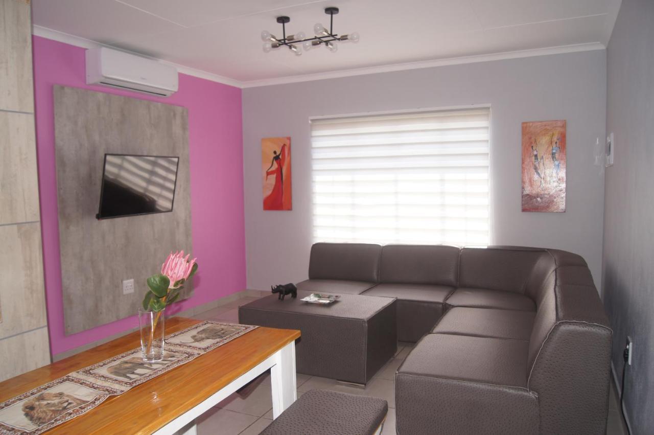 Rhino House With 3 Bedrooms Next To Pilanesberg And Sun City Mogwase Exterior photo